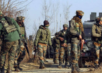 কাশ্মিরে বিচ্ছিন্নতাবাদীদের সাথে সেনাবাহিনীর সংঘর্ষ, নিহত  ৫