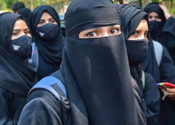 কর্নাটক রাজ্যে উঠছে হিজাব নিষেধাজ্ঞা