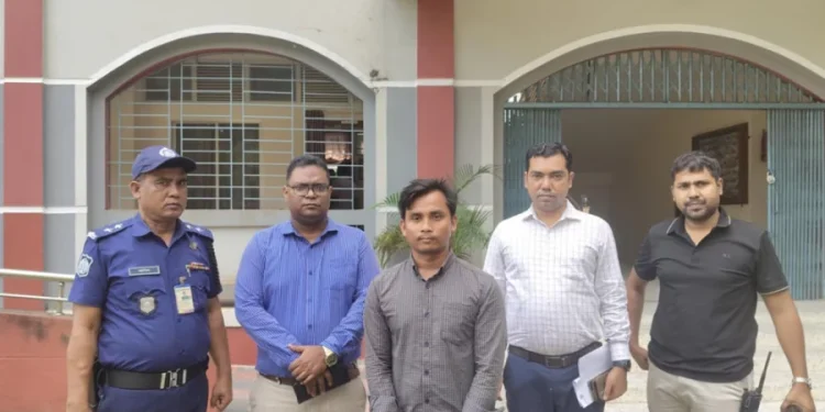 প্রশ্নের সেট ‘পদ্মা’ হলে কাশি দেবেন, কাশি দিয়ে ধরা চাকরিপ্রার্থী