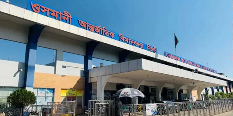 ওসমানী বিমানবন্দরে বোর্ডিং ব্রিজে বিমানের ধাক্কা