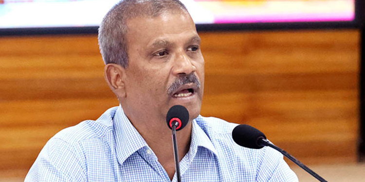 সরকার কী করবে, আমরা সত্যিই বুঝতে পারছি না : আইন উপদেষ্টা