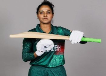 জ্যোতি প্রচুর মারধর করে জুনিয়রদের