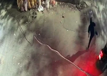 মোহাম্মদপুর প্রিপারেটরি স্কুলে পেট্রোল বোমা নিক্ষেপ