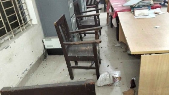 থানায় ককটেল নিক্ষেপ, ৩ পুলিশ আহত